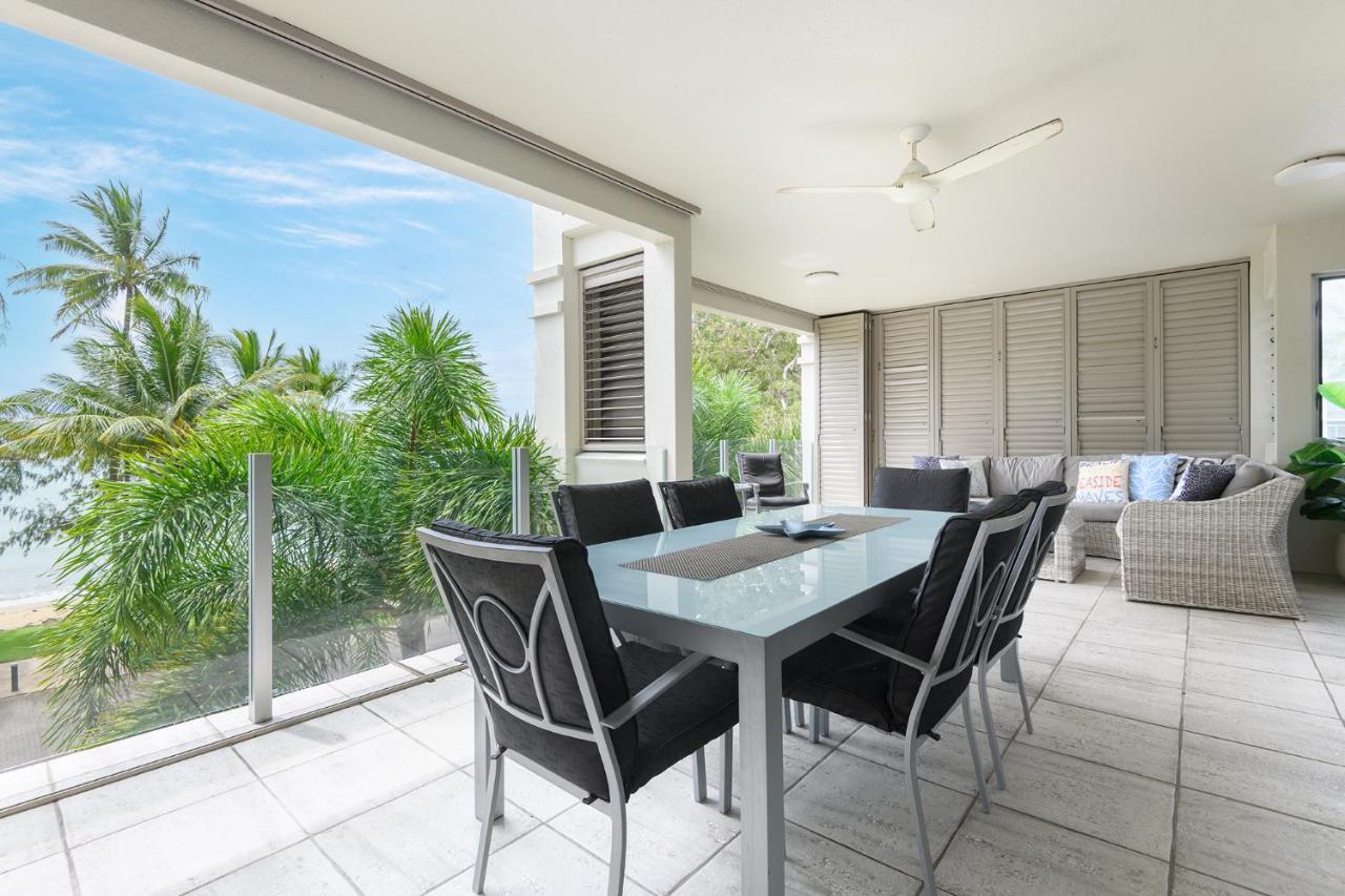 Island Views Beachfront Apartments Palm Cove Exterior photo
