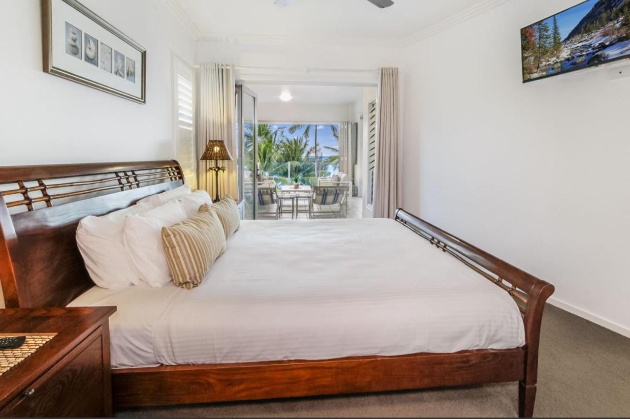 Island Views Beachfront Apartments Palm Cove Exterior photo