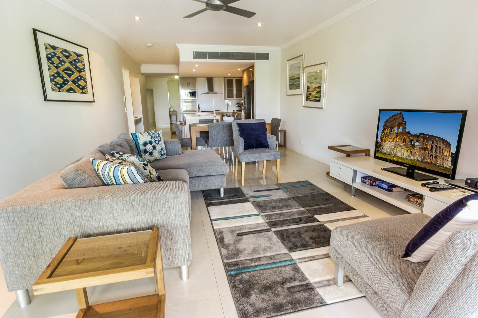 Island Views Beachfront Apartments Palm Cove Exterior photo