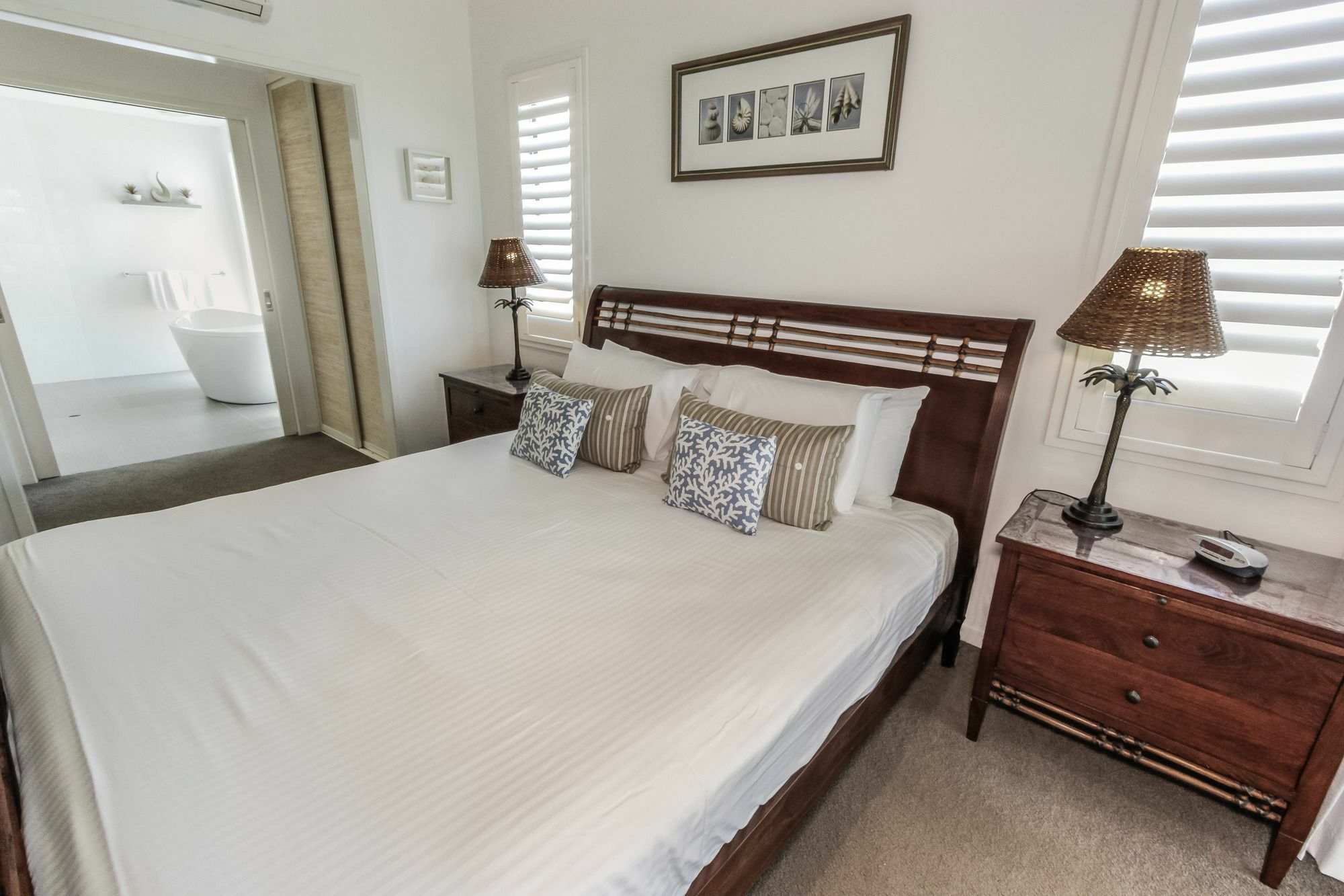 Island Views Beachfront Apartments Palm Cove Exterior photo